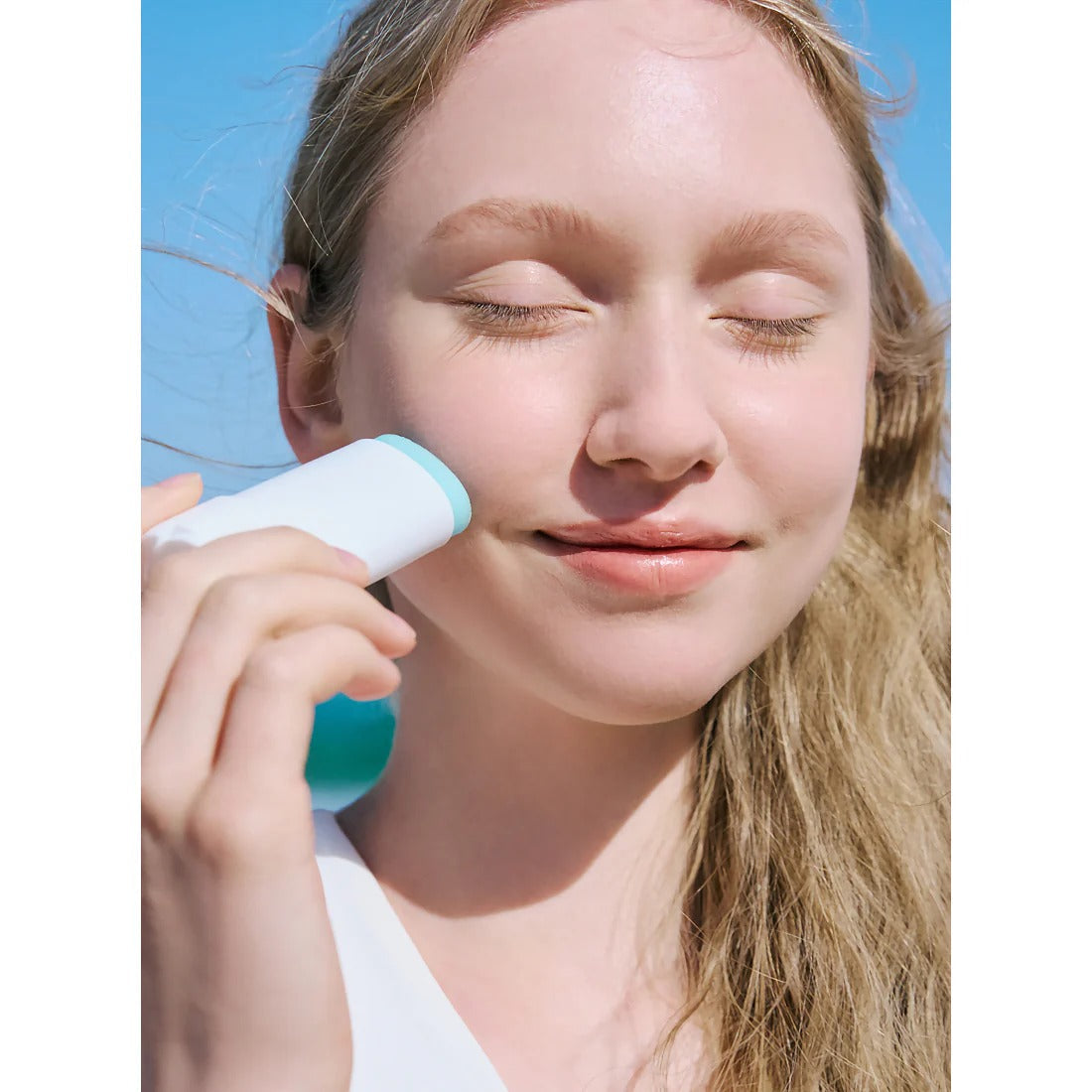 SKIN1004 Madagascar Centella Hyalu-Cica Silky-Fit Sun Stick 20g SKIN1004